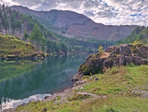 Santiam River near Big Cliff Dam. There are ducks hidden behind that rock. And bigfoot (probably)
